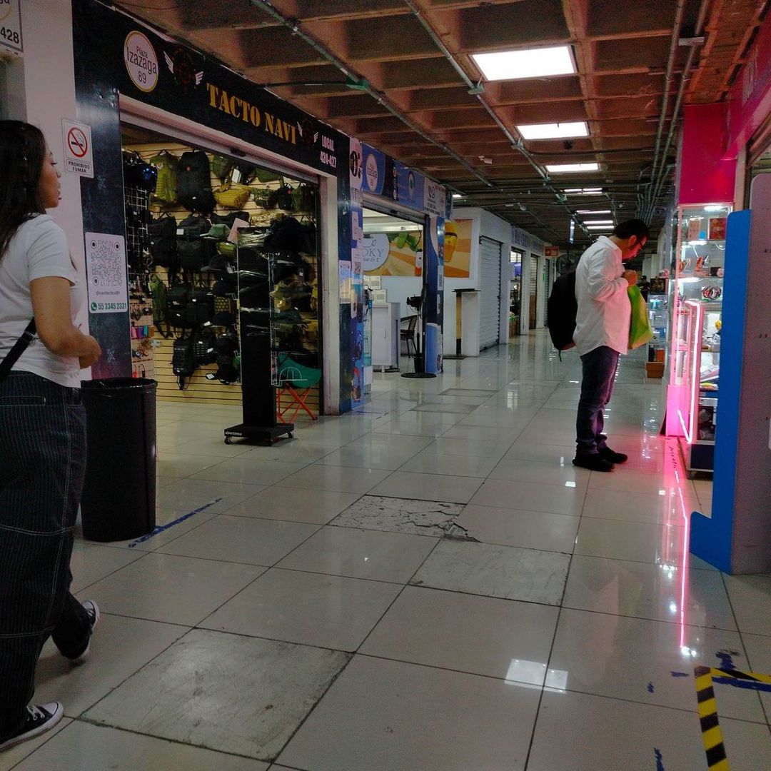Comercios chinos ganan presencia en el Centro Histórico.